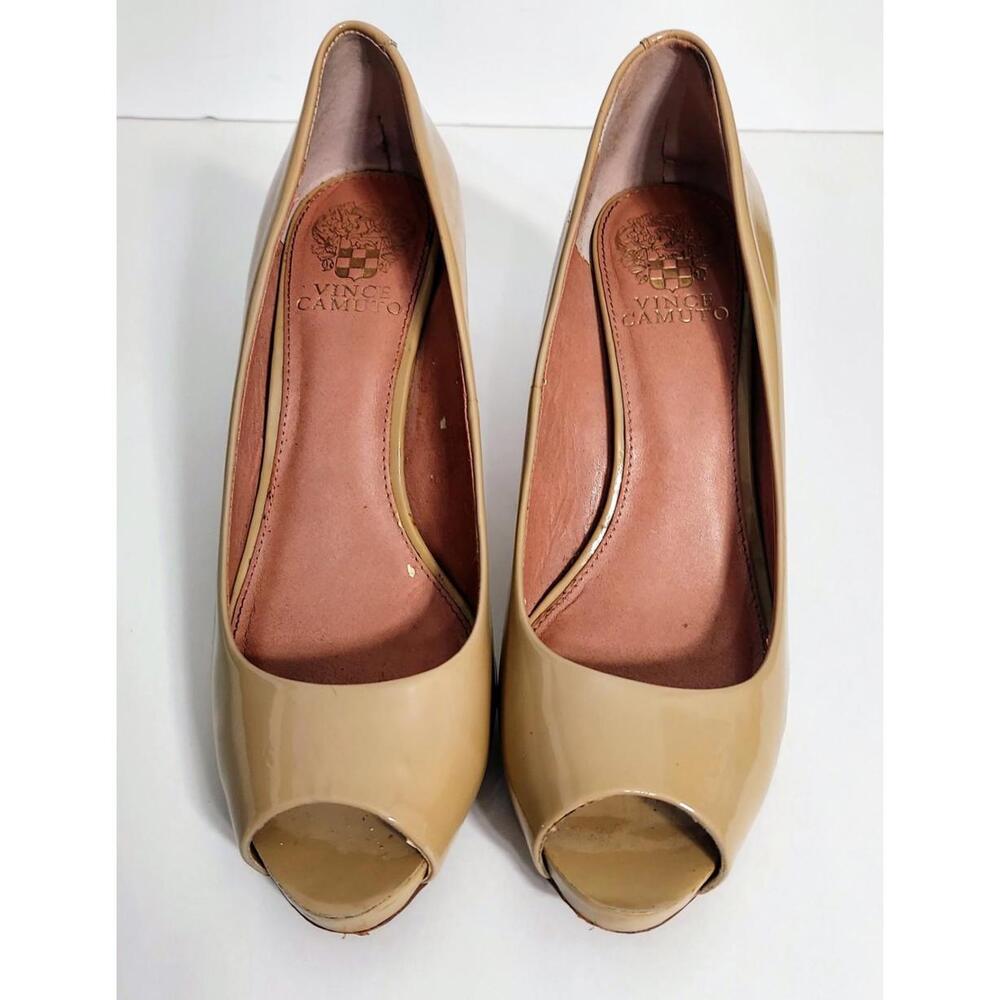 Vince Camuto "Kira" Tan Patent Leather Peep Toe Heels Women's Size 7.5
